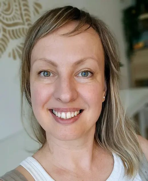 Lucie, usměvavá terapeutka kraniosakrální biodynamické terapie